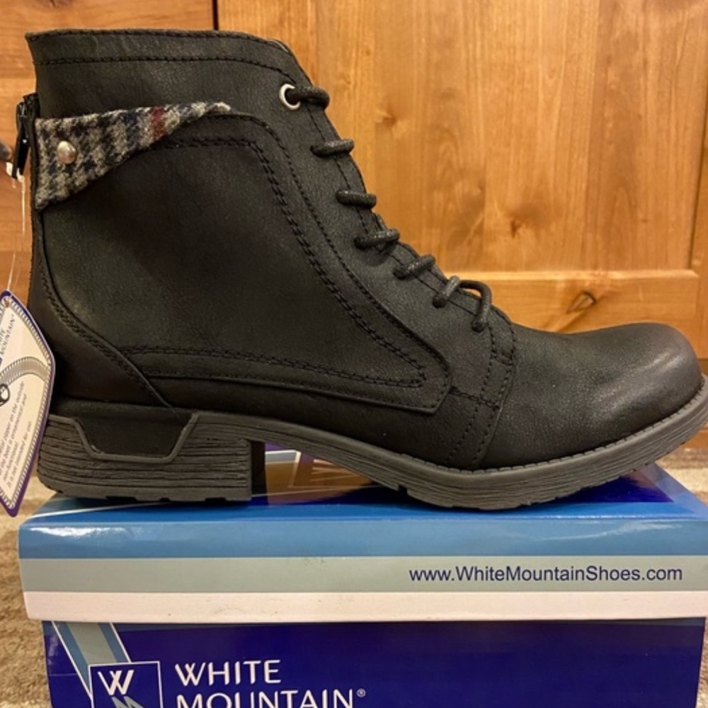 DSW white mountain high top shoes